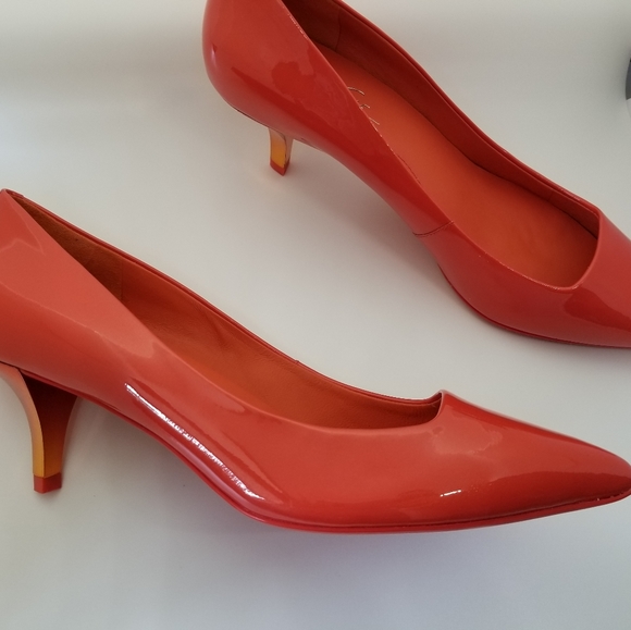 Kenneth Cole Red Pearl Metallic Patent Pump - Picture 2 of 5